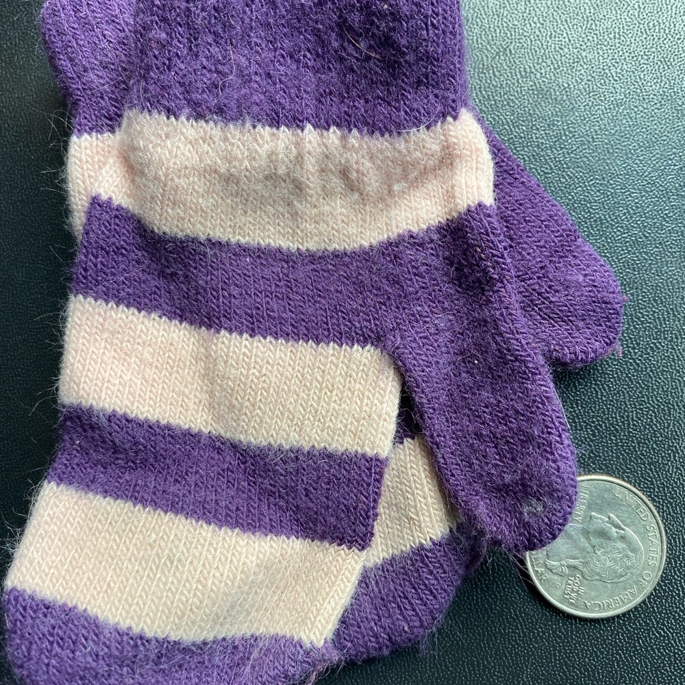 Knitted mittens